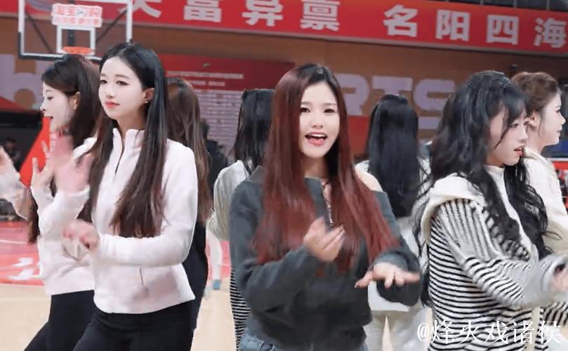 浙江男篮啦啦队社媒发布舞蹈：CBA开幕，一起舞动！
